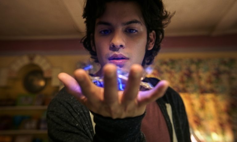 Blue Beetle acerta uma parte vital da DC Comics que outros filmes não conseguiram