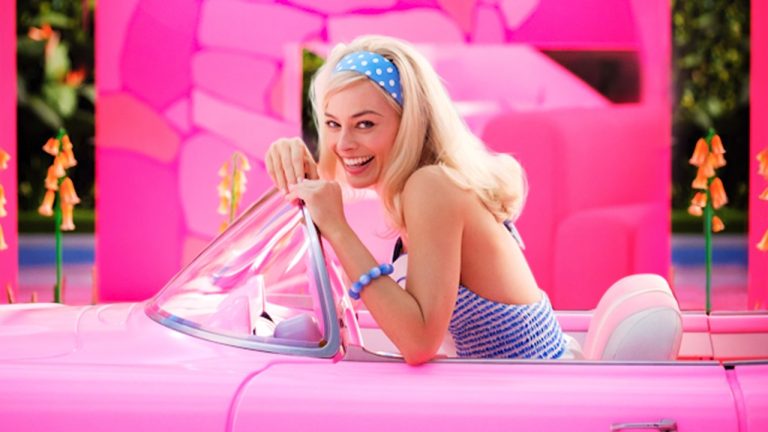 Crítica da Barbie: Margot Robbie e Greta Gerwig fazem arte brincando com bonecas