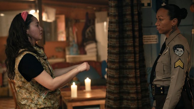 A 4ª temporada de True Detective quase voltou para este truque de contar histórias da 1ª temporada