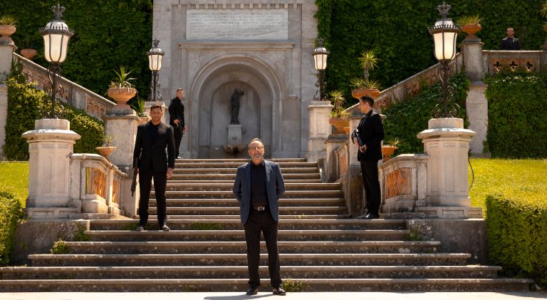 Lift: Jean Reno está vivendo sua melhor vida na Netflix Italian Job Ripoff