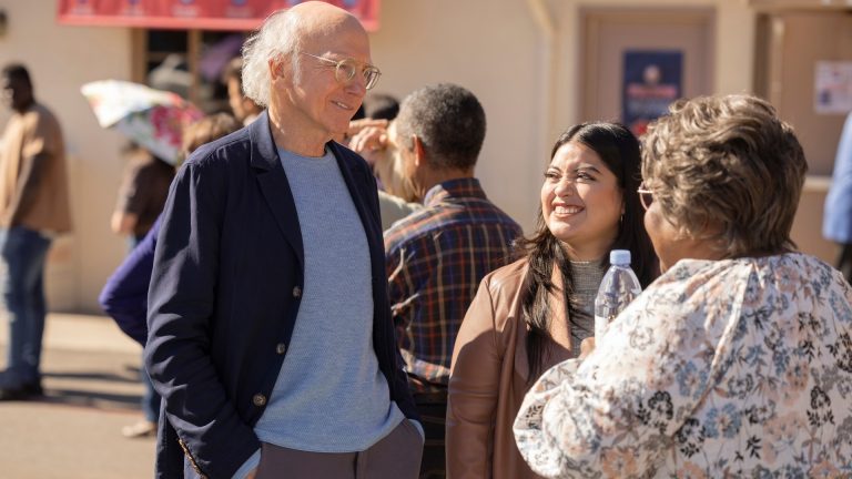 A melhor piada da estreia da 12ª temporada de The Curb Your Enthusiasm são os créditos