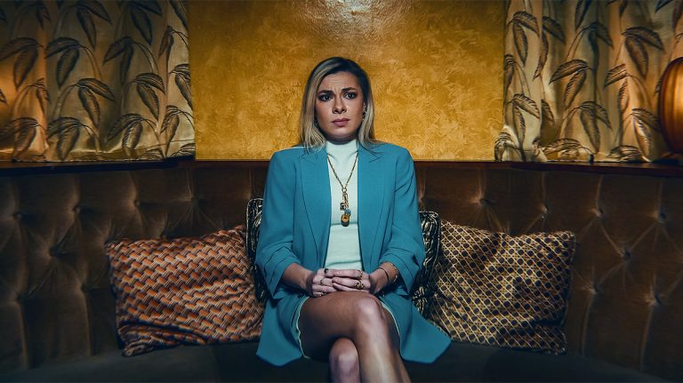 O aterrorizante documento de perseguição cibernética da Netflix destaca uma realidade desconcertante