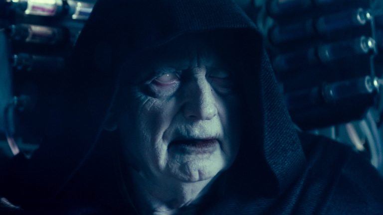 O ator de Star Wars finalmente aborda aquela reviravolta bizarra de Palpatine em Rise of Skywalker