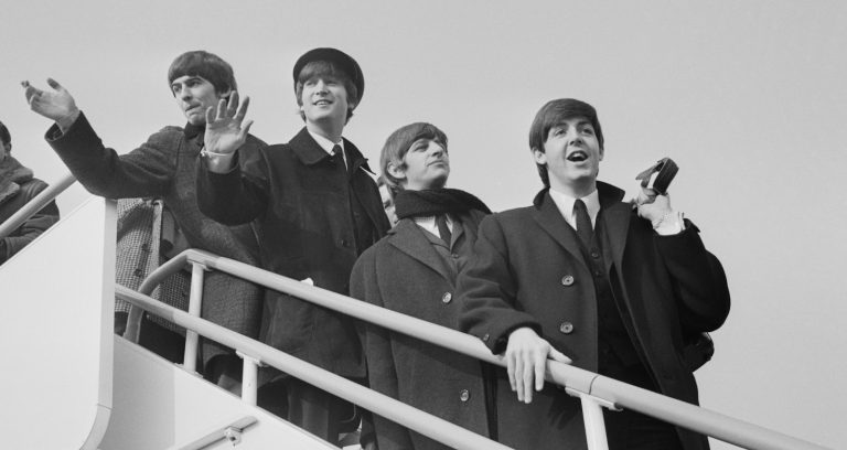 Por que é impossível fazer uma cinebiografia dos Beatles em um único filme