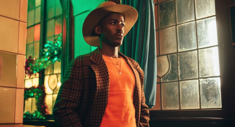 O novo episódio da série 14 de Doctor Who de Steven Moffat ganha um "Explosivo" Atualizar