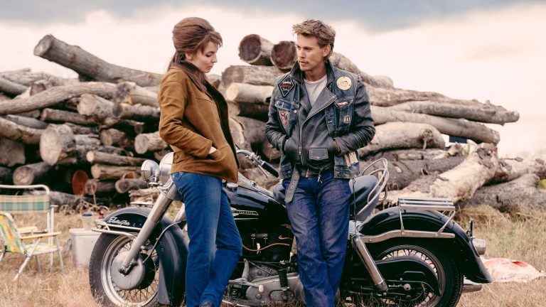 The Bikeriders: Jodie Comer e Jeff Nichols viajam de volta no tempo para um novo visual exclusivo