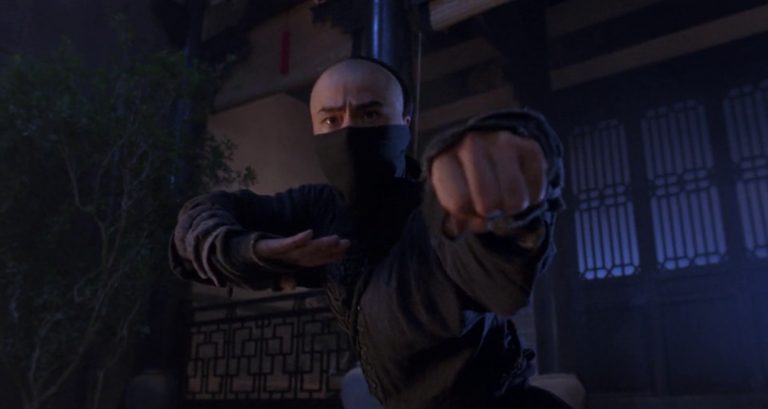 Macaco de Ferro é a cura para pessoas cansadas de filmes americanos de super-heróis