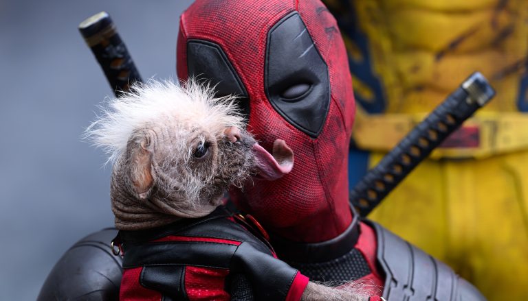 Kevin Feige nos conta sobre o pitch do filme Deadpool de Ryan Reynolds, ‘One-Room Christmas’