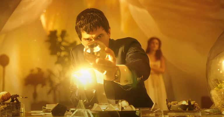 Crítica de Megalopolis: Francis Ford Coppola enfurece-se contra o tempo