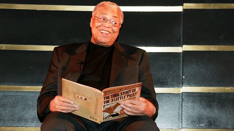 O episódio Reading Rainbow de James Earl Jones resume perfeitamente seu talento monumental