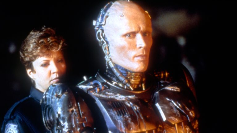 O programa de TV RoboCop só funcionará se romper com a cena mais incompreendida do filme