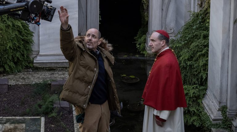 Edward Berger aborda rumores do diretor de James Bond 26: ‘Bond, eu cresci com isso’