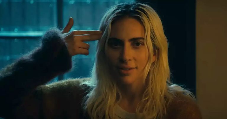 Joker 2 é um filme de quadrinhos que odeia histórias em quadrinhos