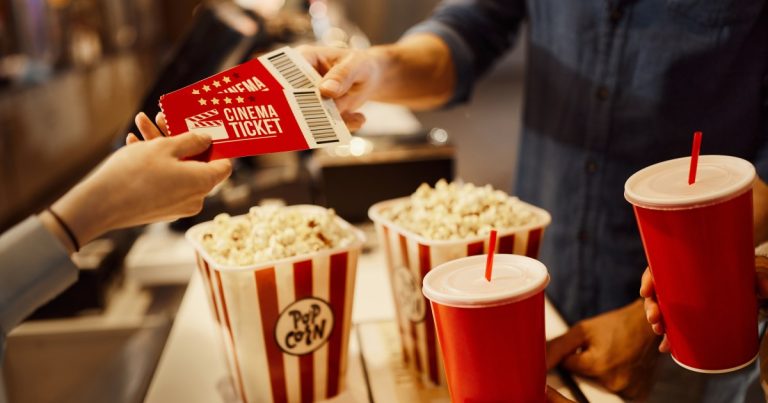 Uma lista de visitas ao cinema arruinadas pela personalidade de outras pessoas/escolha de lanche