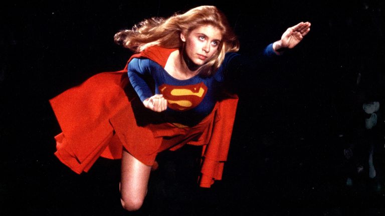 Supergirl é o único filme que lembra que o mundo do Superman precisa de magia