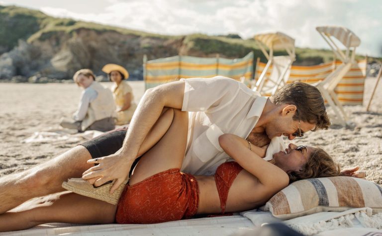 Rumo a Zero Review: Um mistério de assassinato de Agatha Christie escaldante