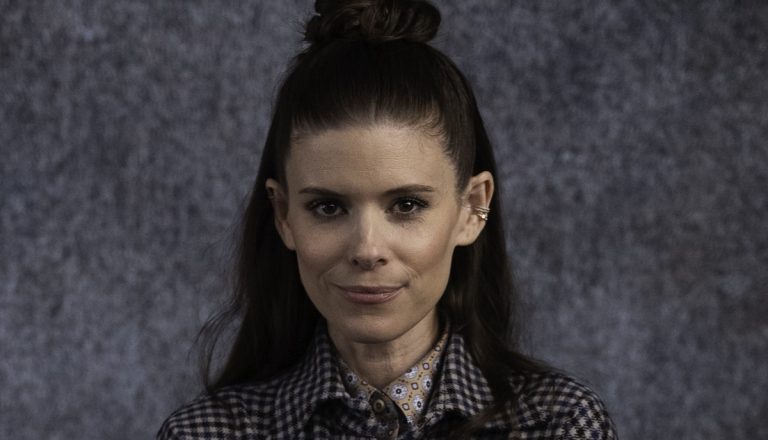 Kate Mara coloca Twist on Alien Invasion Movie no astronauta