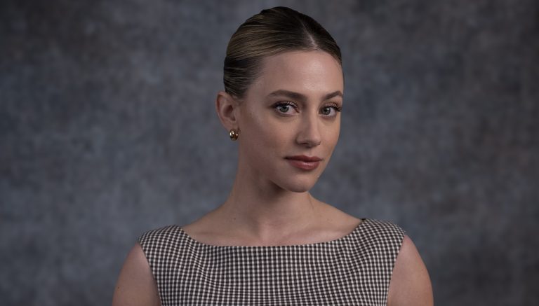 Lili Reinhart revela que jogar um moderador de conteúdo mudou seu relacionamento com a mídia social