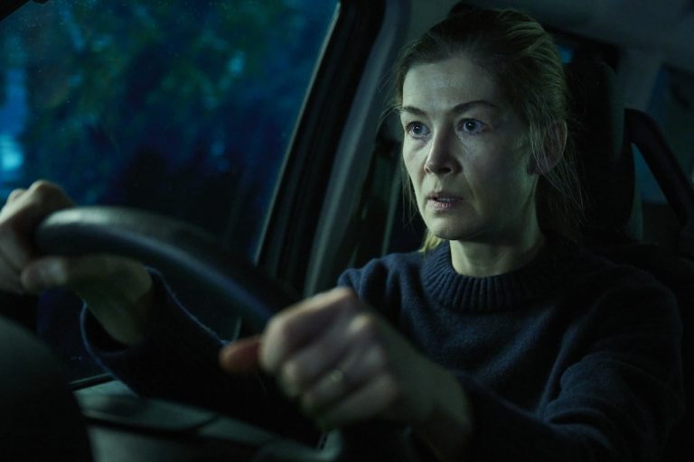 Revisão da estrada Hallow: Rosamund Pike estrelas em pesadelo perfeito