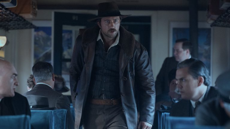 1923 Elenco discute como os links finais da segunda temporada com a linha do tempo de Yellowstone