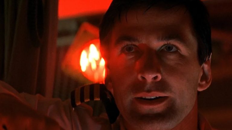 Os filmes de ação precisam de mais heróis como Jack Ryan, de Alec Baldwin