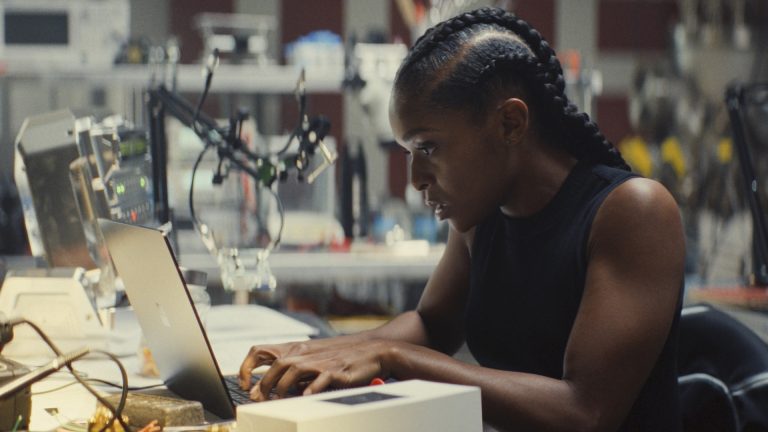 Dominique Thorne, de Ironheart, em interpretar um super gênio em um mundo em mudança da Marvel