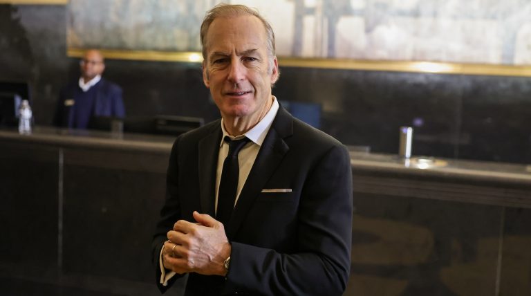 Bob Odenkirk acha que ‘alguma versão’ da comédia noturna sobreviverá ao streaming