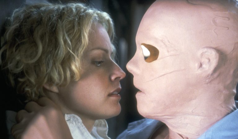 O homem oco de Paul Verhoeven previu a manosfera da Internet