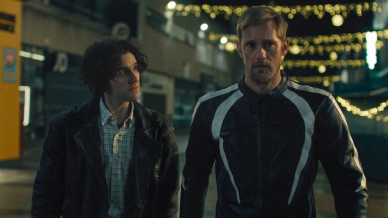 Revisão da garupa: Sweet, Little BDSM Rom-Com de Alexander Skarsgard e Harry Melling