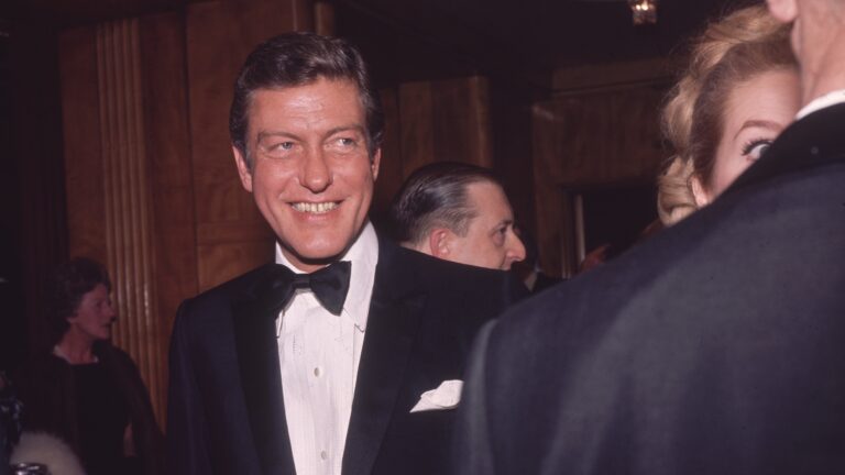 Dick Van Dyke relembra seu bom motivo para não se tornar James Bond