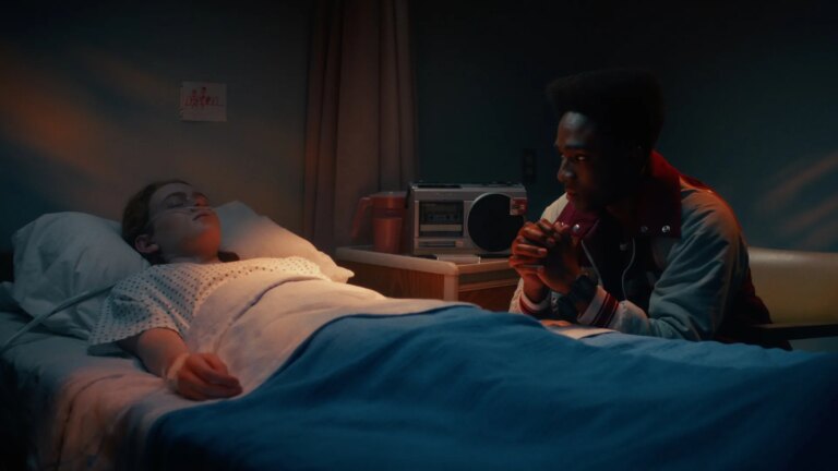 Um filme de terror de culto divisivo pode ser a chave para o final de Stranger Things