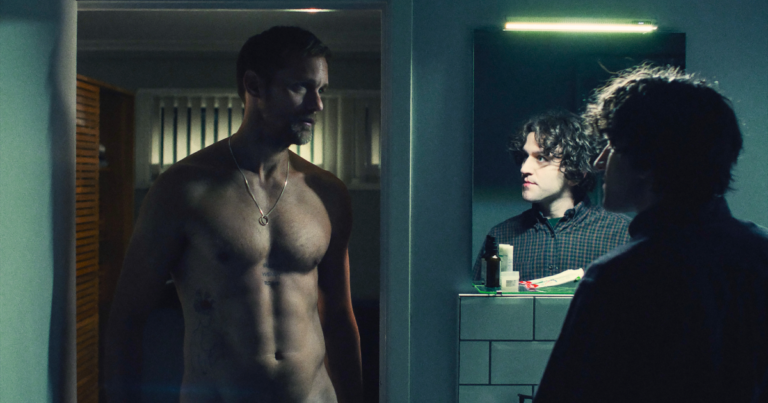 Garupa: Alexander Skarsgård mantém a história de amor BDSM intacta e intacta para os americanos