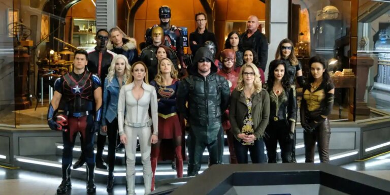 Cinco lições que o CW Arrowverse pode ensinar ao DCU de James Gunn