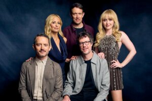 Pronto ou não 2: Kathryn Newton explica como ‘pai preso’ pelo silêncio do rádio