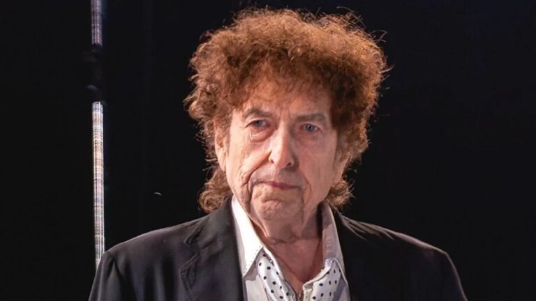 14 celebridades que você não conhecia ainda estavam vivas