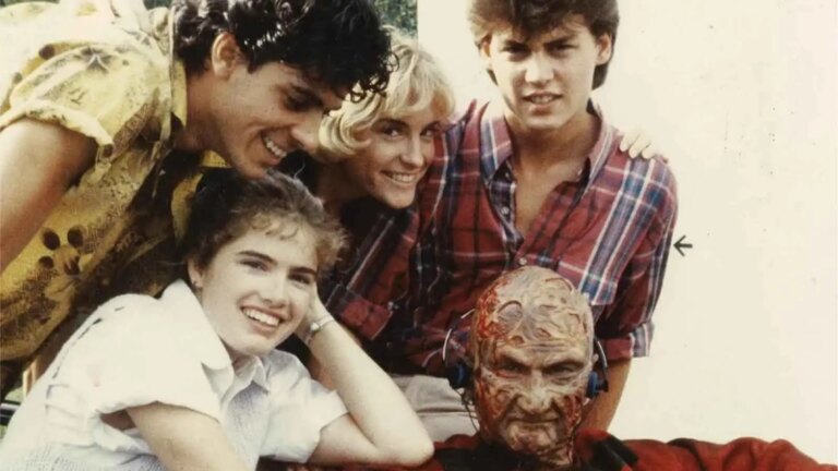 15 estrelas de cinema dos anos 80 vivendo suas vidas no set
