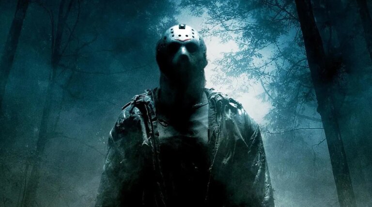 A série Crystal Lake da A24 precisa explicar o que está acontecendo com esta cidade estranha