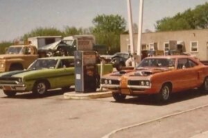 20 Muscle Cars antigos em seu habitat natural para todos os redutores
