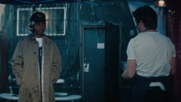 As coisas ficam bíblicas no trailer da 5ª temporada de The Bear
