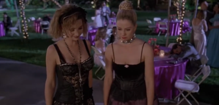 Romy e Michele 2 merecem um lançamento teatral
