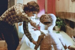 13 imagens que mostram os bastidores de filmes icônicos dos anos 80