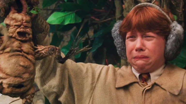 15 pessoas compartilham grandes falhas na trama de filmes de grande sucesso
