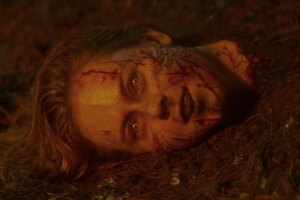 Crítica de Evil Dead Burn – Terror cansativo, mas não no bom sentido