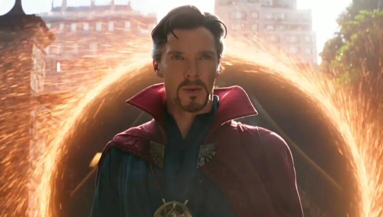 Pôster de Vingadores: Doomsday conta uma história incrível de Doutor Estranho
